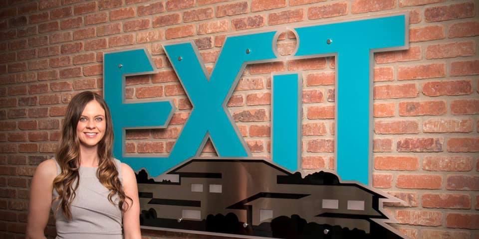 Meghan DiBrita EXIT Realty Twin Bridges: Meghan DiBrita | 1323 Michigan Ave, Sarnia, ON N7S 4M6, Canada | Phone: (519) 330-7358