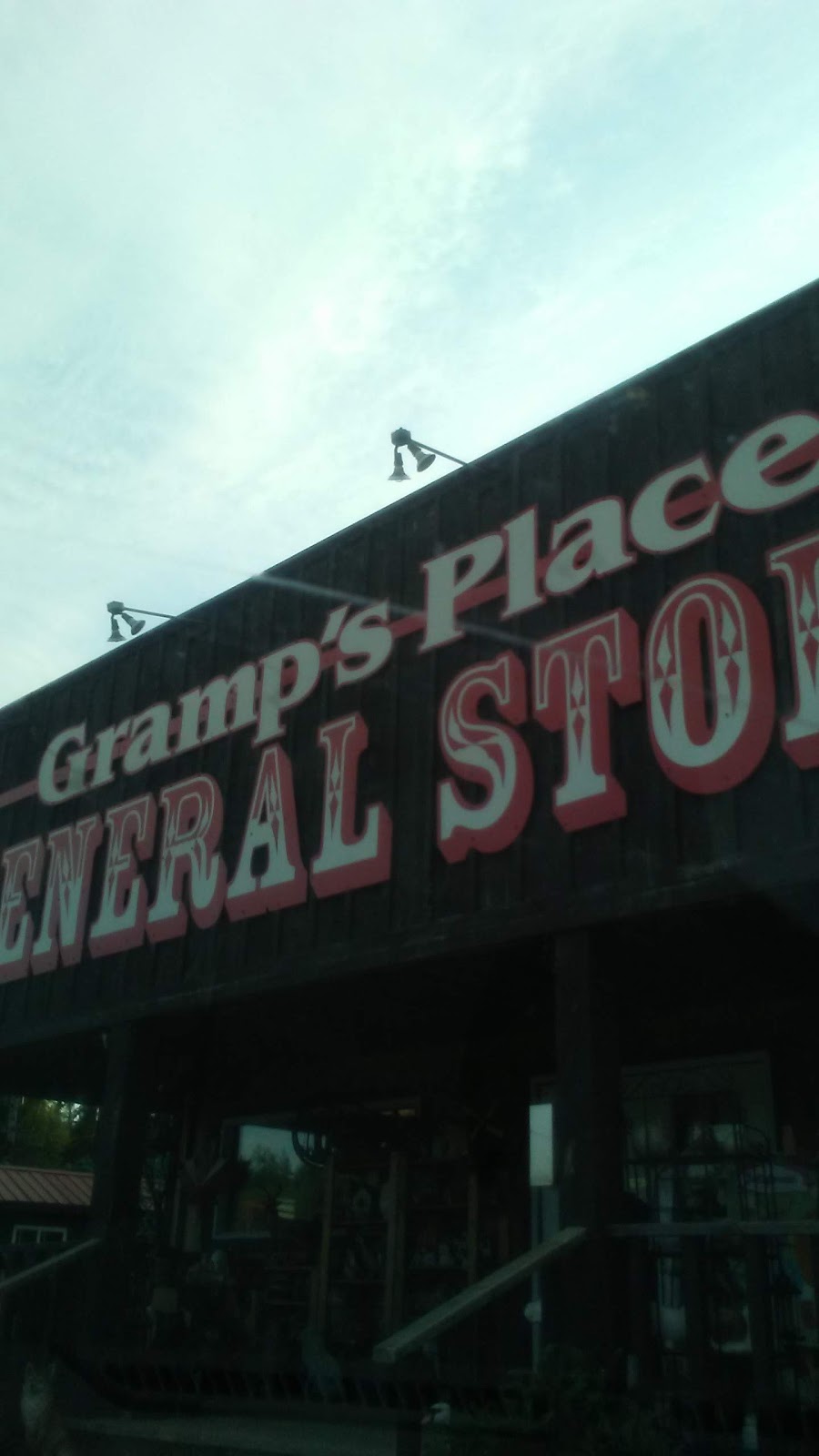 Gramps Place | 4825 ON-11, Temagami, ON P0H 2H0, Canada | Phone: (705) 569-3825