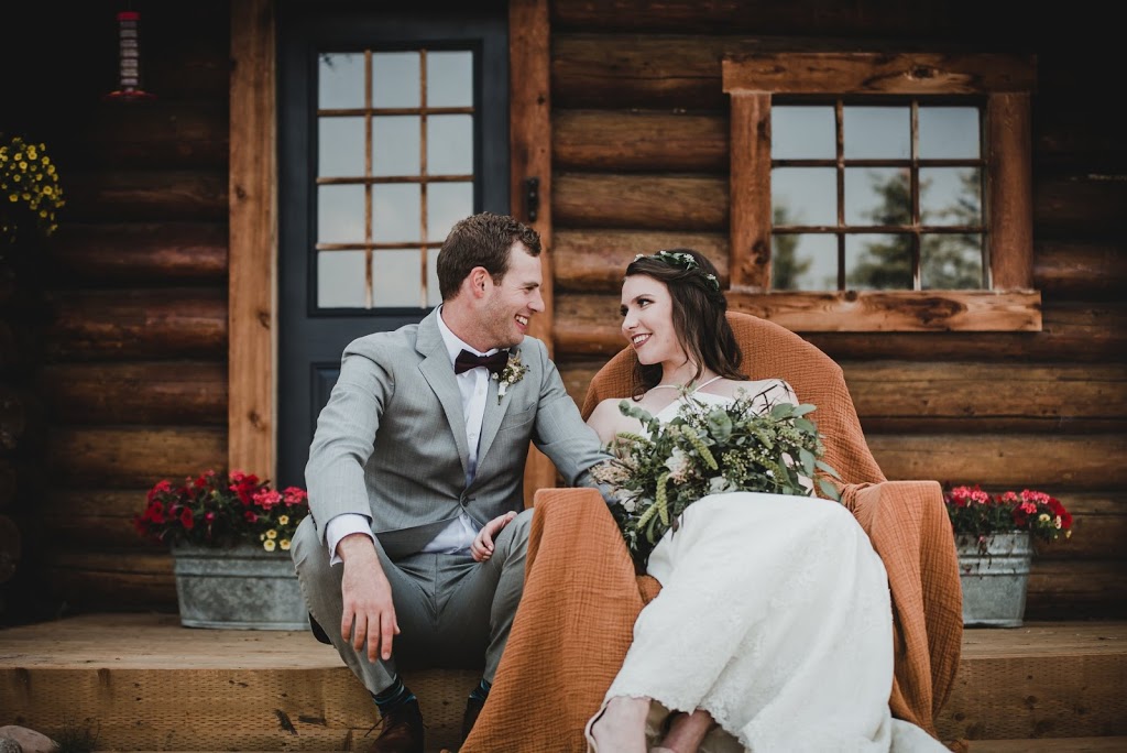 Pine and Pond Wedding Venue | Box 10, Site 12, RR4, Ponoka County, AB T4J 1R4, Canada | Phone: (780) 966-9333