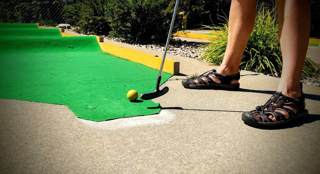 Mini-Putt Valleyfield | 550 Chem. Larocque, Salaberry-de-Valleyfield, QC J6T 4C5, Canada | Phone: (450) 373-6321