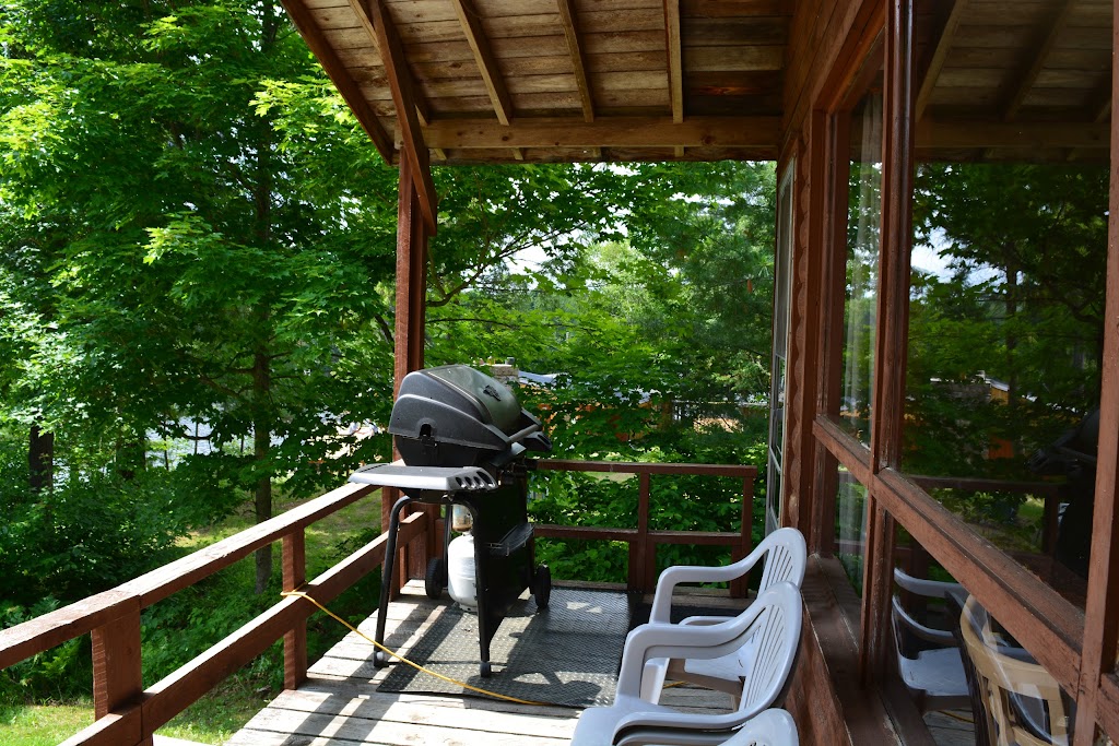 Oatka Bay Cottages | 149 O-at-Ka Rd, Maynooth, ON K0L 2S0, Canada | Phone: (905) 767-1393