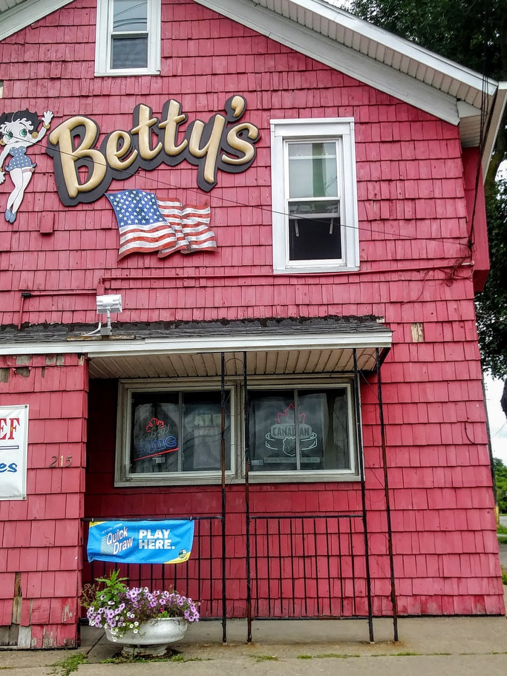 Bettys Grill | 215 Main St, North Tonawanda, NY 14120, USA | Phone: (716) 693-6422