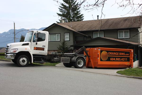 Orange Bins - Bin Rental North Vancouver | 3192 Strathaven Ln, North Vancouver, BC V7H 1G2, Canada | Phone: (604) 445-1000