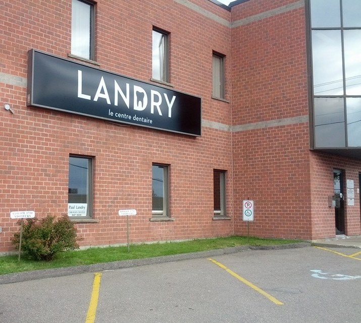 Le Centre dentaire Landry | 45 Rue du Centre, Magog, QC J1X 5B6, Canada | Phone: (819) 847-3535