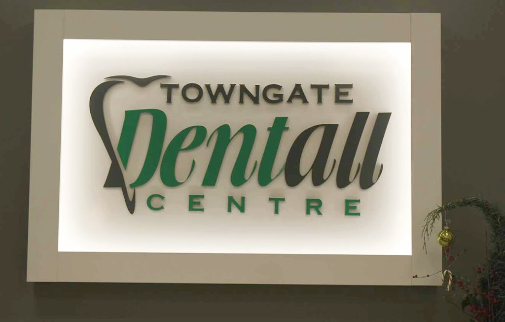 Towngate Dental Clinic South Keys | 2446 Bank St #107, Ottawa, ON K1V 1A4, Canada | Phone: (866) 723-6897