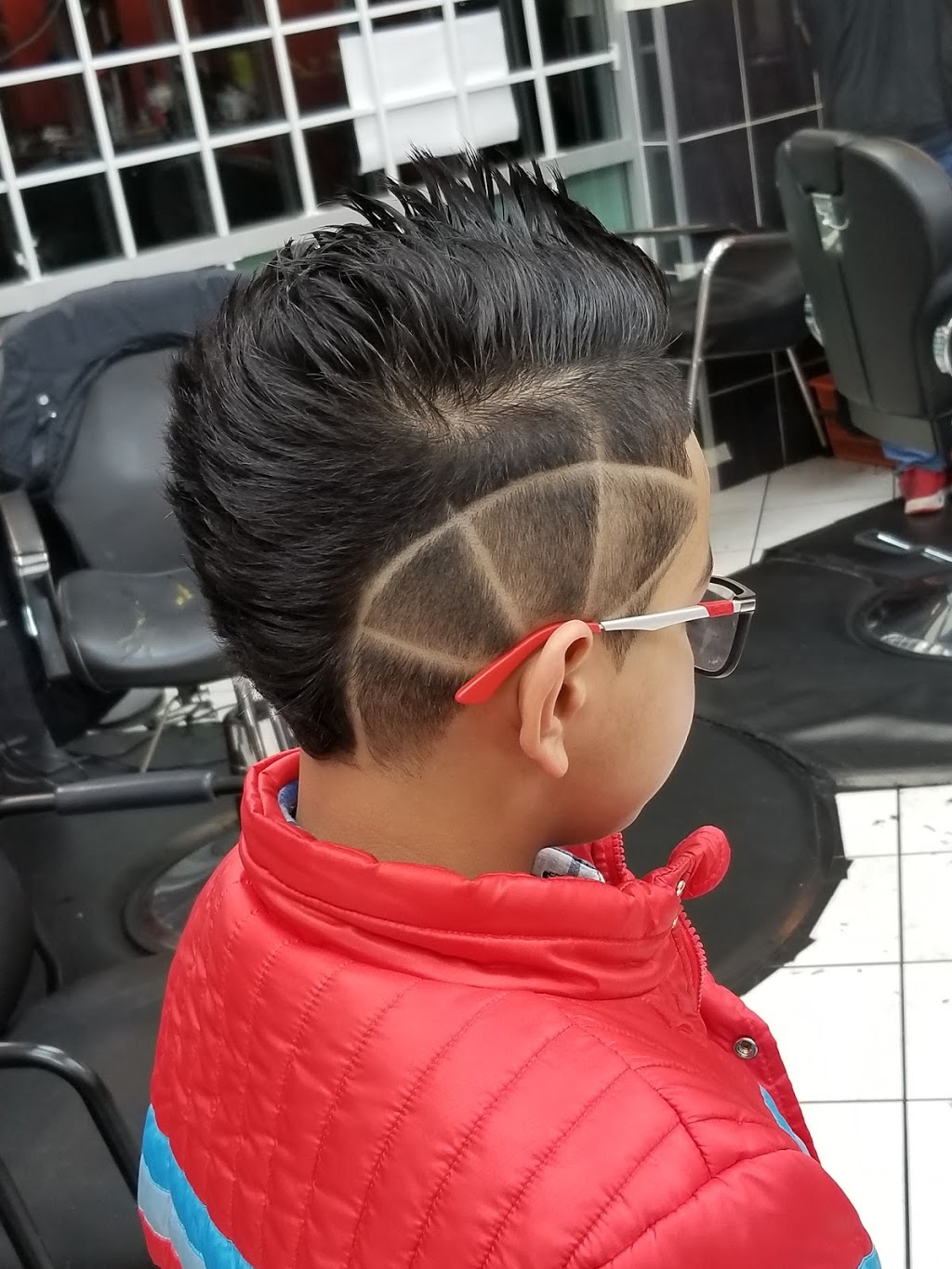 Fades n blades beauty studio | 17767 64 Ave, Surrey, BC V3S 1Z2, Canada | Phone: (604) 770-3870