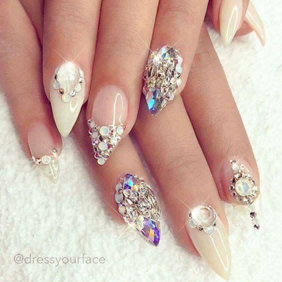 Bristol Nice Nails | 1525 Bristol Rd W #4, Mississauga, ON L5M 4Z1, Canada | Phone: (905) 813-0009