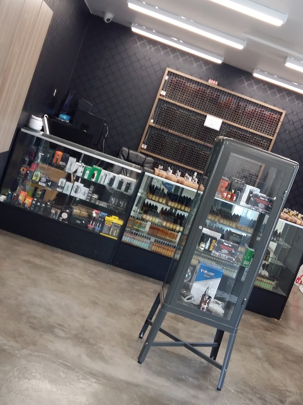 Vapeking Kanehsatake | 1299 Rang Ste Philomène, Oka, QC J0N 1E0, Canada | Phone: (514) 805-5327