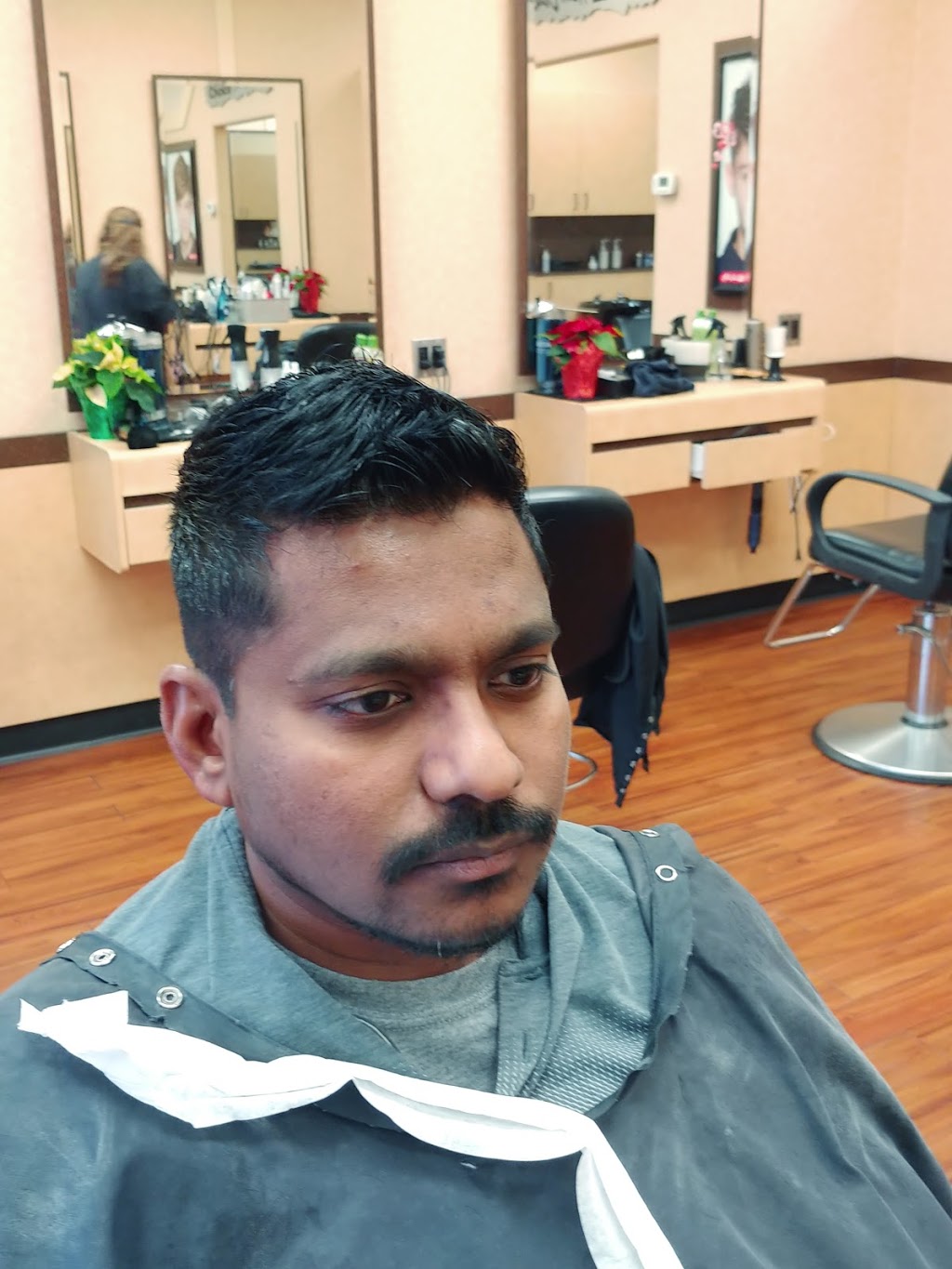 First Choice Haircutters | 2151 St Clair Ave W #105, Toronto, ON M6N 1K5, Canada | Phone: (416) 519-8825