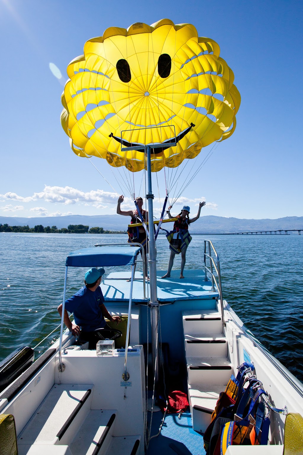 Penticton Parasail | 3895 Lakeside Rd, Penticton, BC V2A 8W3, Canada | Phone: (778) 581-0357