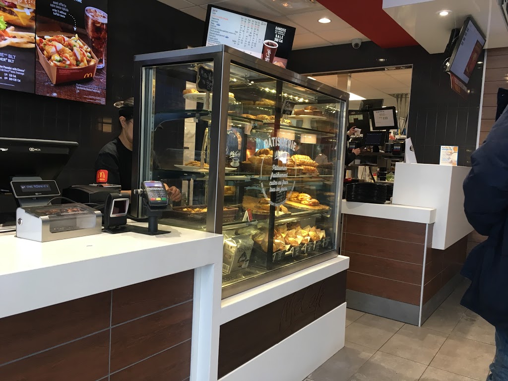 McDonalds | 1015, Autoroute 20 Montréal Toronto, Dorval, QC H9S 1A2, Canada | Phone: (514) 636-4458