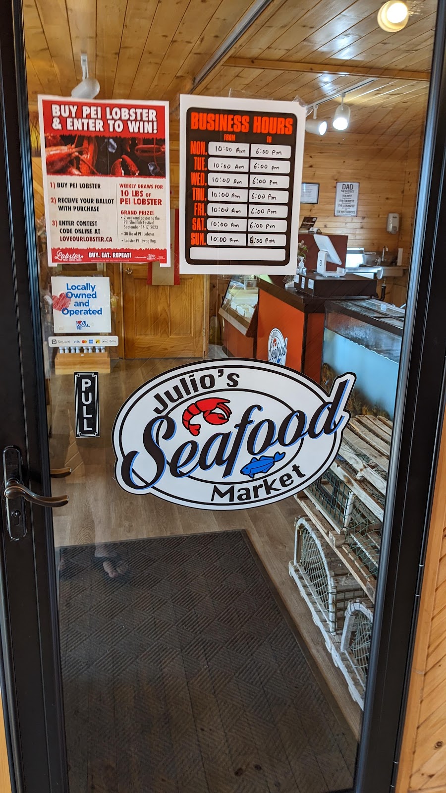 Julios Seafood Market | 5599 St Peters Rd, Saint Peters Bay, PE C0A 2A0, Canada | Phone: (902) 739-2202