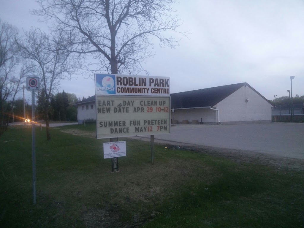 Roblin Park Community Centre & Rink | 640 Pepperloaf Crescent, Winnipeg, MB R3R 0J4, Canada | Phone: (204) 837-9288