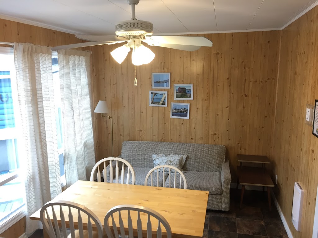 Wu Wus Cabins | 717- 2M3, 725 River Rd E, Wasaga Beach, ON L9Z 2M4, Canada | Phone: (705) 888-5401