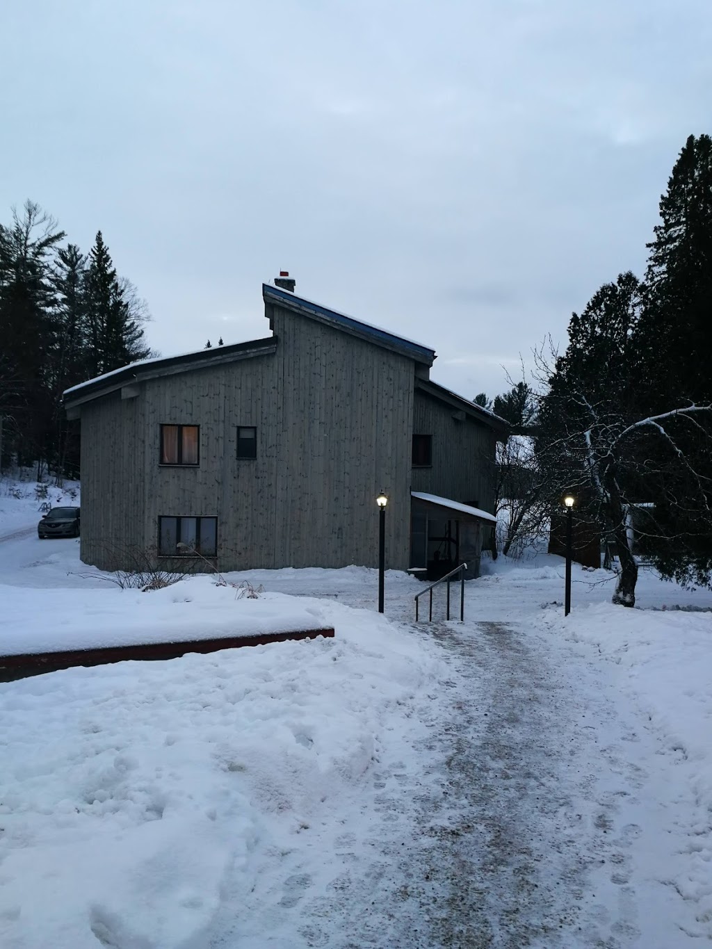 Quebec Vipassana Meditation Centre | 810 Côte Azélie, Montebello, QC J0V 1L0, Canada | Phone: (514) 481-3504