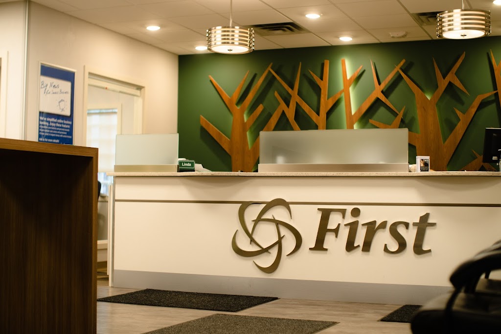 First Credit Union | 2717 Dunsmuir Ave, Cumberland, BC V0R 1S0, Canada | Phone: (250) 336-2272