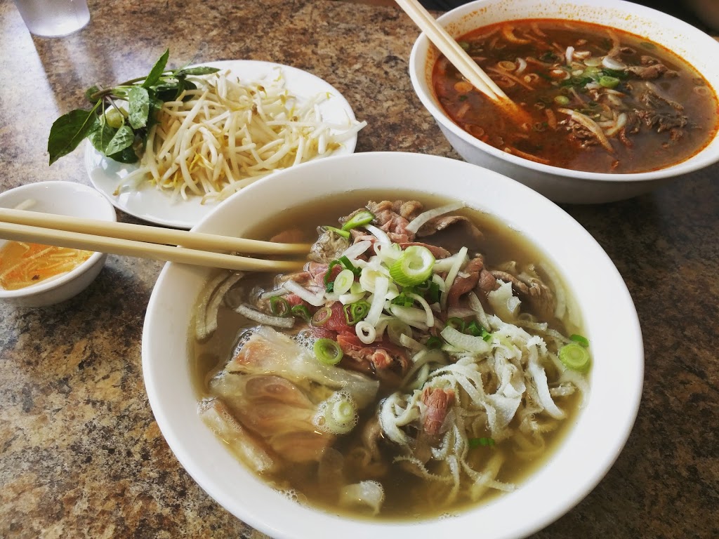 Pho Bowl Vietnamese Restaurant | 7637 Lundys Ln, Niagara Falls, ON L2H 1H2, Canada | Phone: (289) 296-8878