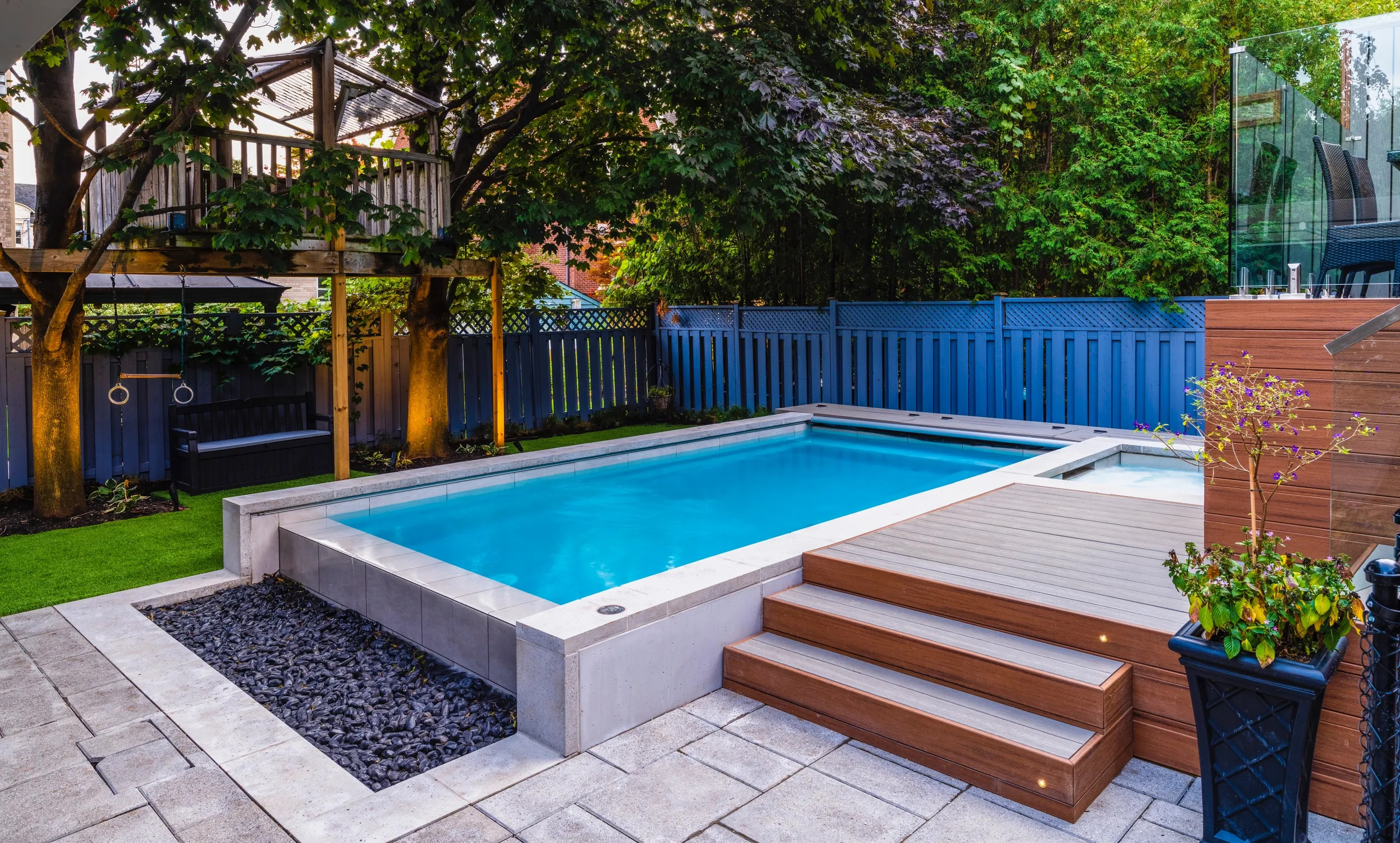 Luxury Pools | 15240 Yonge St, Aurora, ON L4G 1L9, Canada | Phone: (416) 835-1064