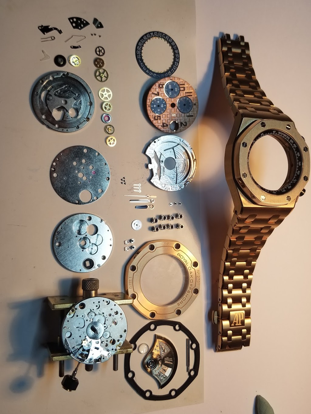 Renown Watch Services | 8 Westfield Dr, Whitby, ON L1P 0E7, Canada | Phone: (289) 892-7786