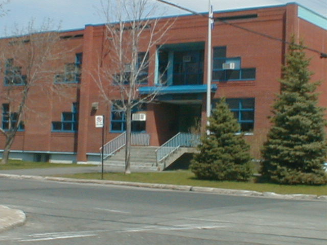 Elementary school Pierre dIberville | 897 Rue Maple, Longueuil, QC J4J 4N3, Canada | Phone: (450) 674-3285