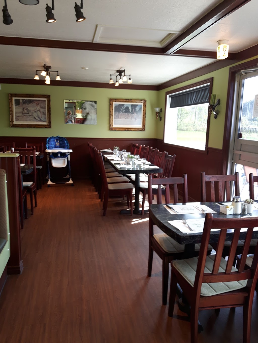 Restaurant Le Boréal | 600 Boulevard Simoneau, Asbestos, QC J1T 4P8, Canada | Phone: (819) 879-4448