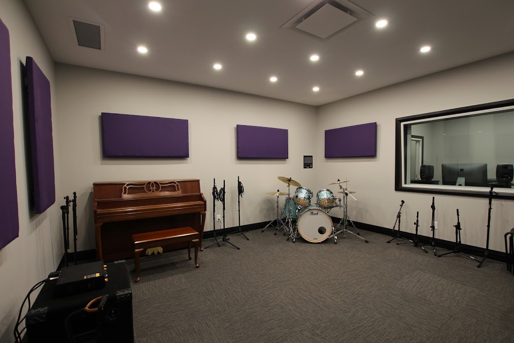 Royal City Studios | 930 Woodlawn Rd W Unit 1, Guelph, ON N1K 1T2, Canada | Phone: (226) 314-2177