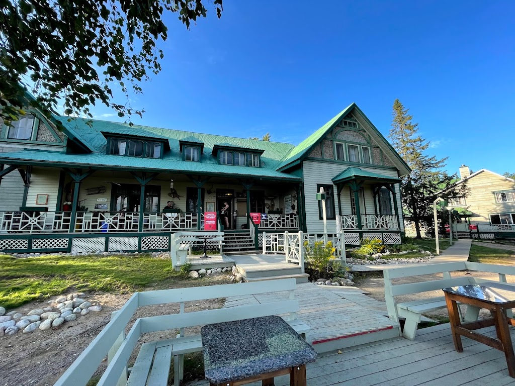 Seigneurie Du Triton - Pourvoirie | 1893 Chemin du Triton, Lac-Édouard, QC G0X 3N0, Canada | Phone: (877) 393-0557