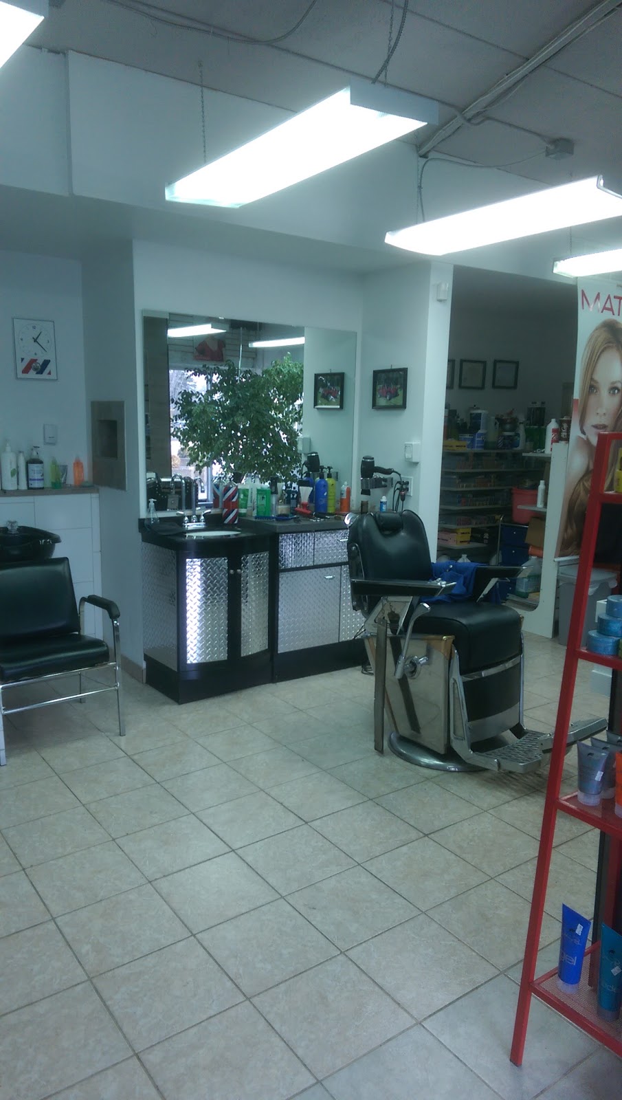 Lous Barber Shop & Beauty Salon | 16549 Stony Plain Rd, Edmonton, AB T5P 4A7, Canada | Phone: (780) 487-3888