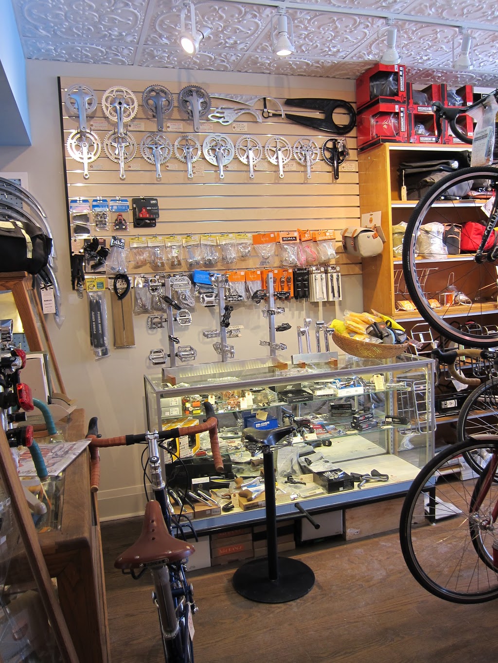 Hoopdriver Bicycles | 668 Annette St, Toronto, ON M6S 2C8, Canada | Phone: (647) 344-9120