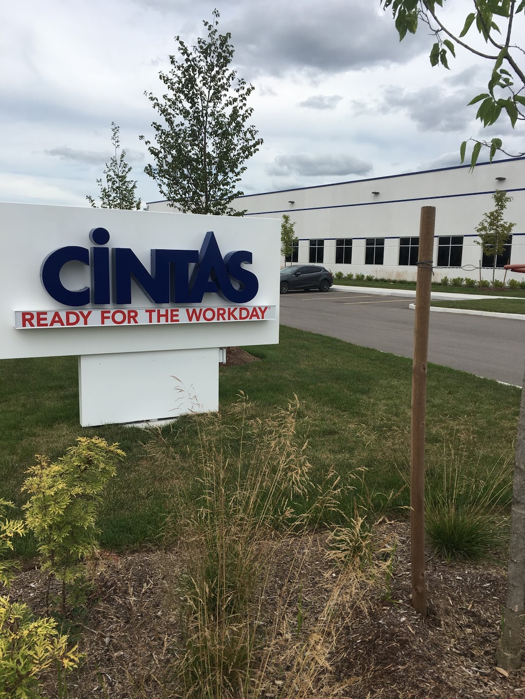 Cintas - Ready For The Workday | 125 Boxwood Dr, Cambridge, ON N3E 1A4, Canada | Phone: (519) 836-1172