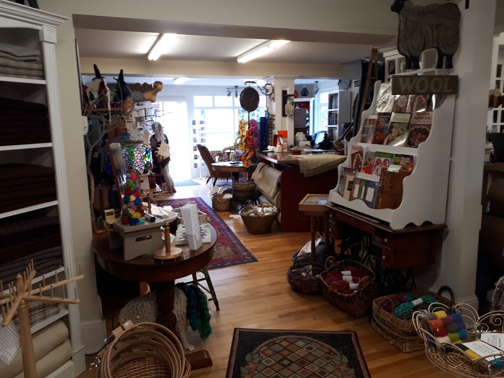 Encompassing Designs Rug Hooking Studio | 498 Main St, Mahone Bay, NS B0J 2E0, Canada | Phone: (902) 624-0370