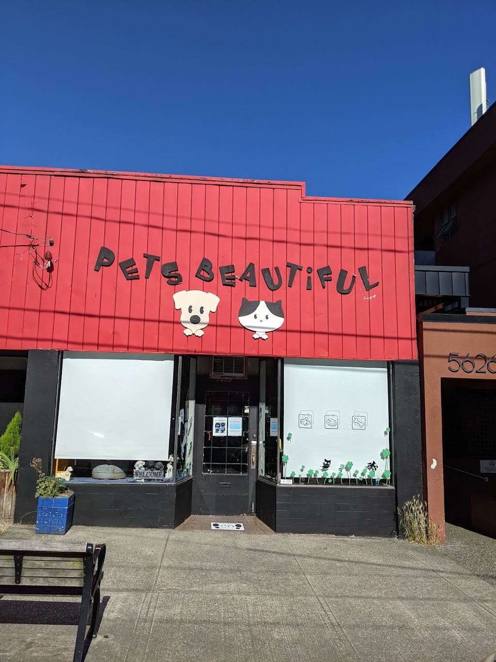 Pets Beautiful | 5620 Dunbar St, Vancouver, BC V6N 1W7, Canada | Phone: (604) 261-5310