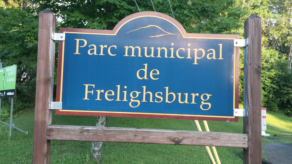 Parc municipal de Frelighsburg (Parc de la rivière) | 3- de, 5 Richford Route, Frelighsburg, Quebec, QC J0J, Canada | Phone: (514) 586-4577