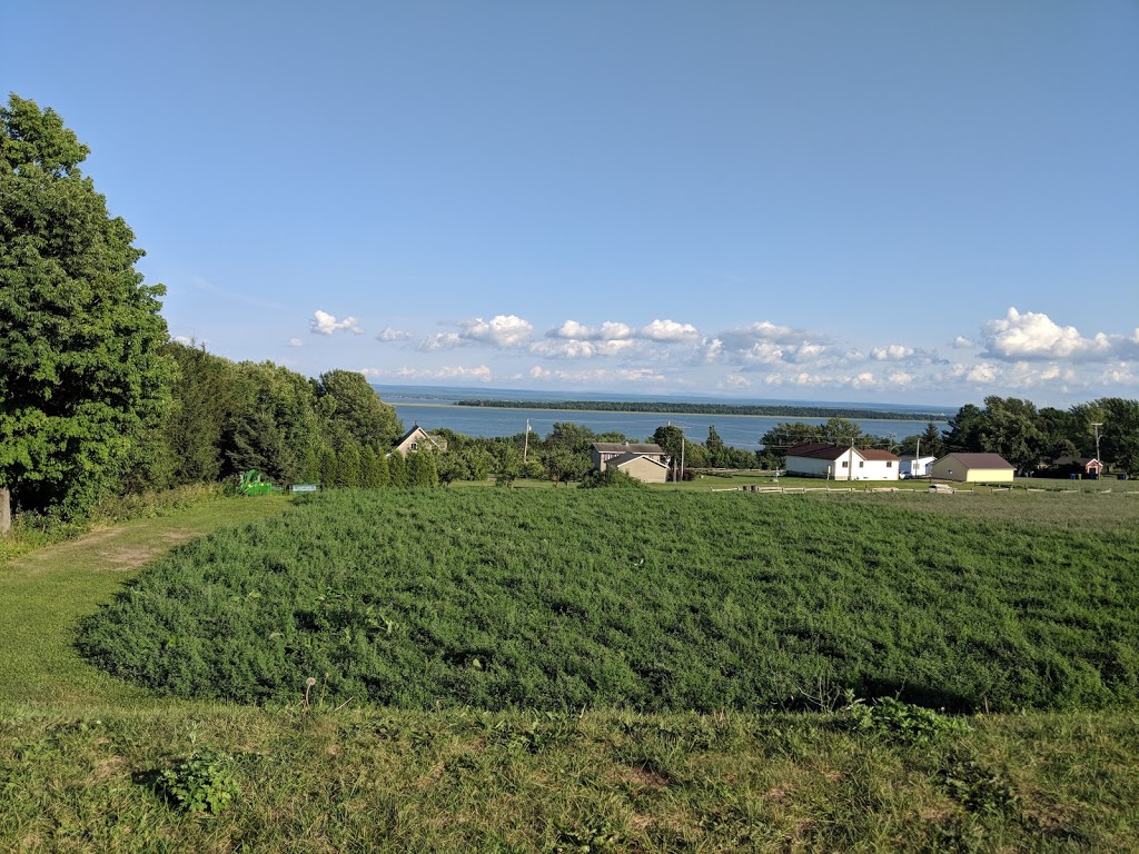 Gîte Au tournant de lÎle dOrléans B&B | 3496 Chemin Royal, Saint-François-de-lÎle-dOrléans, QC G0A 3S0, Canada | Phone: (418) 203-0801