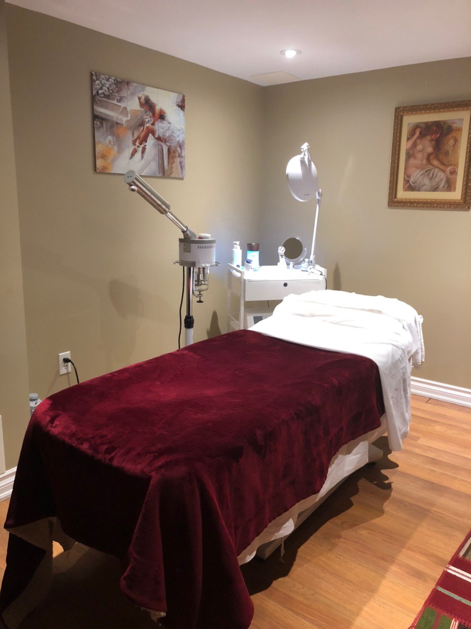 Home Sweet Spa | 385 Renzius Ct, Newmarket, ON L3Y 8G5, Canada | Phone: (647) 870-8183