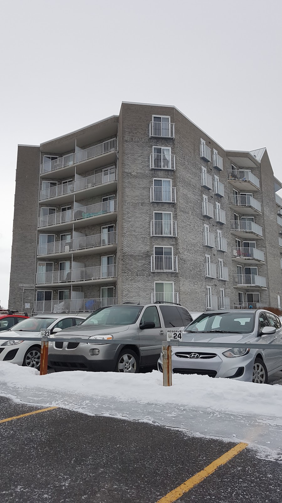 Le 60 St-Francois Xavier | 60 Chemin Saint-François-Xavier, Candiac, QC J5R 5V4, Canada | Phone: (450) 845-1722