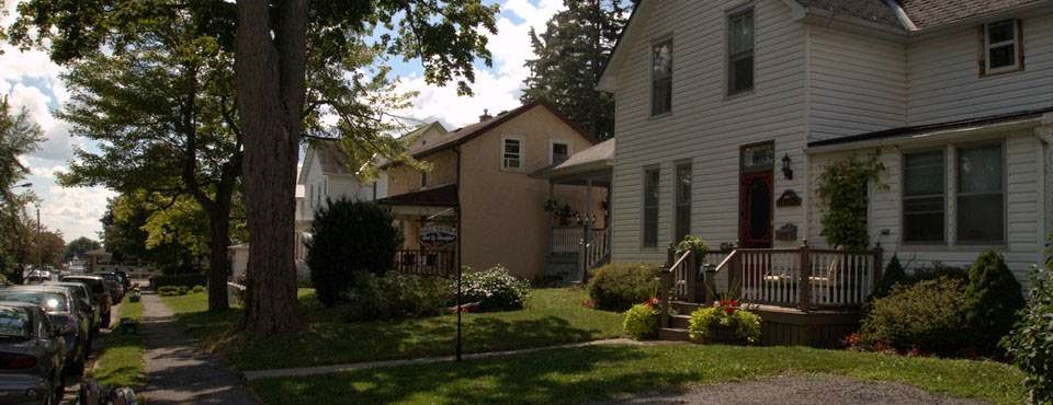 Riverwalk Bed and Breakfast | 146 John St, Gananoque, ON K7G 1A6, Canada | Phone: (613) 382-8423