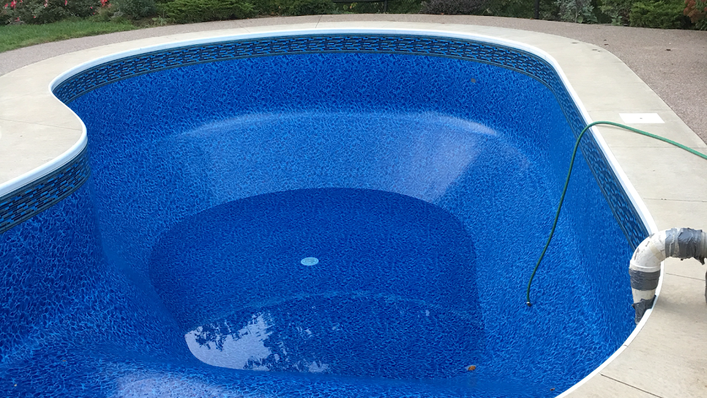 Pressure Clean Pools | 2210 Speers Rd, Oakville, ON L6L 2X8, Canada | Phone: (905) 465-3305