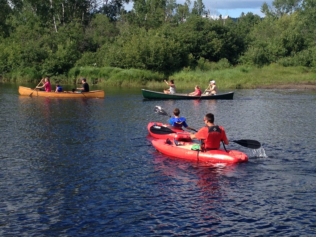 Auberge des Pins Rouges | 8021 Rang des Pins-Rouges, Saint-Alexis-des-Monts, QC J0K 1V0, Canada | Phone: (819) 265-4777