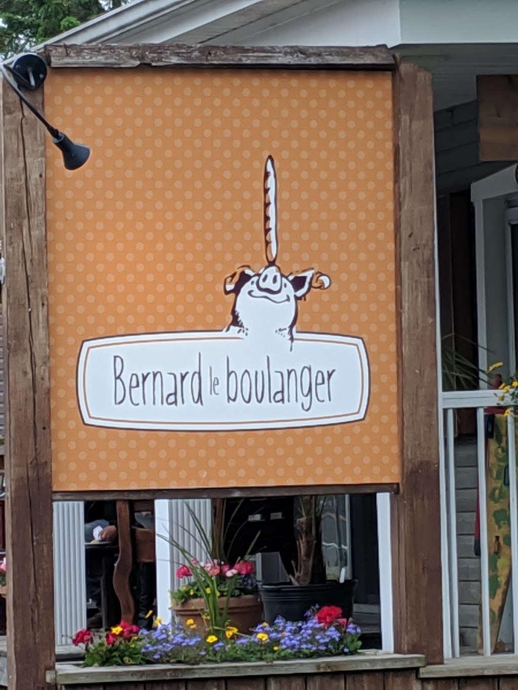 Bernard le boulanger | 3746 Rue Principale, Dunham, QC J0E 1M0, Canada | Phone: (450) 295-2068