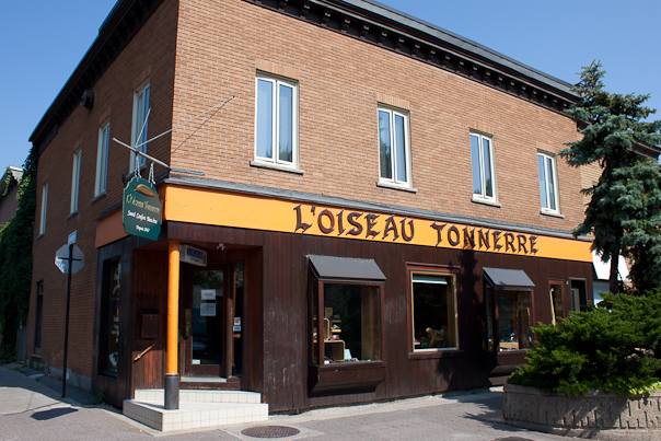 LOiseau Tonnerre | 501 Av. Duluth E, Montréal, QC H2L 1A8, Canada | Phone: (514) 527-0881