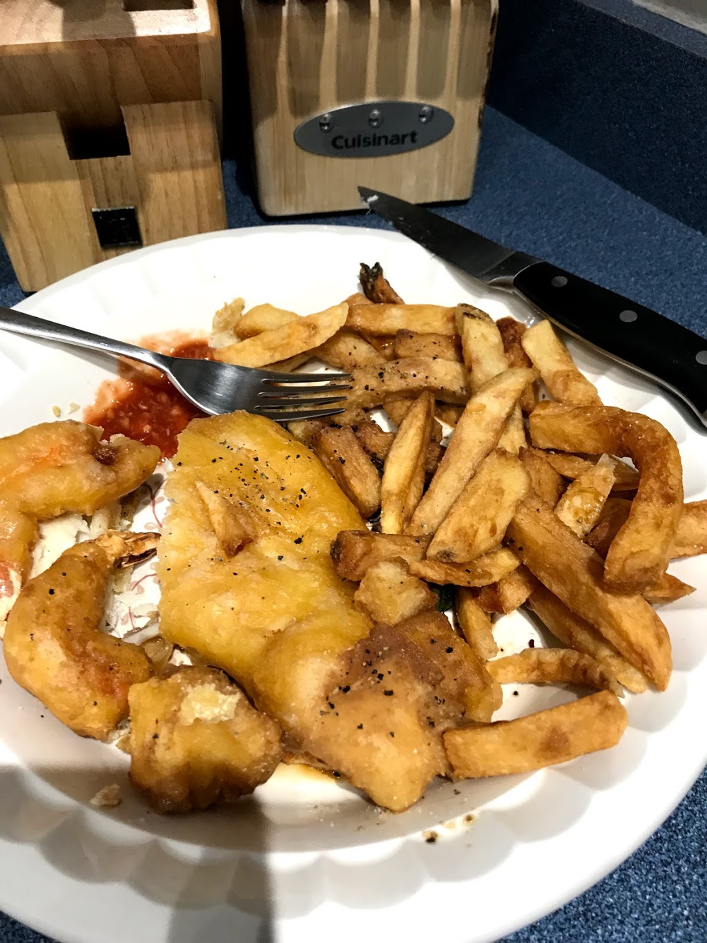 Halibut House Fish & Chips | 560 Mulock Dr, Newmarket, ON L3Y 8R9, Canada | Phone: (905) 235-6887