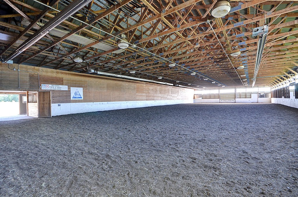 Deerfield Equestrian Farm | 4148 Larry Robinson Rd, Russell, ON K4R 0J8, Canada | Phone: (613) 821-0426