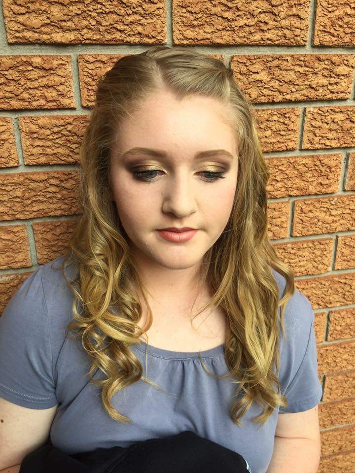 Caity Bailey Makeup Artist | 8 Pleasant Grove Terrace, Grimsby, ON L3M 5G8, Canada | Phone: (905) 351-7407