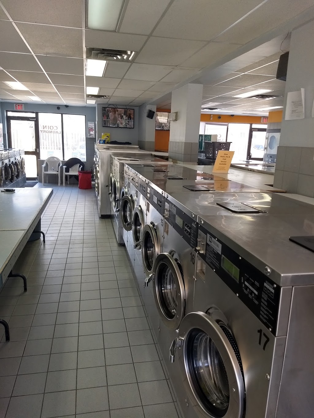 Woodbine Laundry | 1357 Woodbine Ave, East York, ON M4C 4G4, Canada | Phone: (647) 773-7674