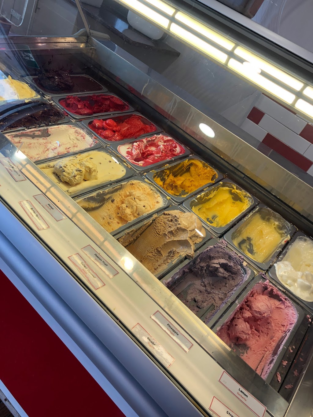 chantilly gelato & icecream | 234 Esplanade Ave, Harrison Hot Springs, BC V0M 1K0, Canada | Phone: (604) 491-2001