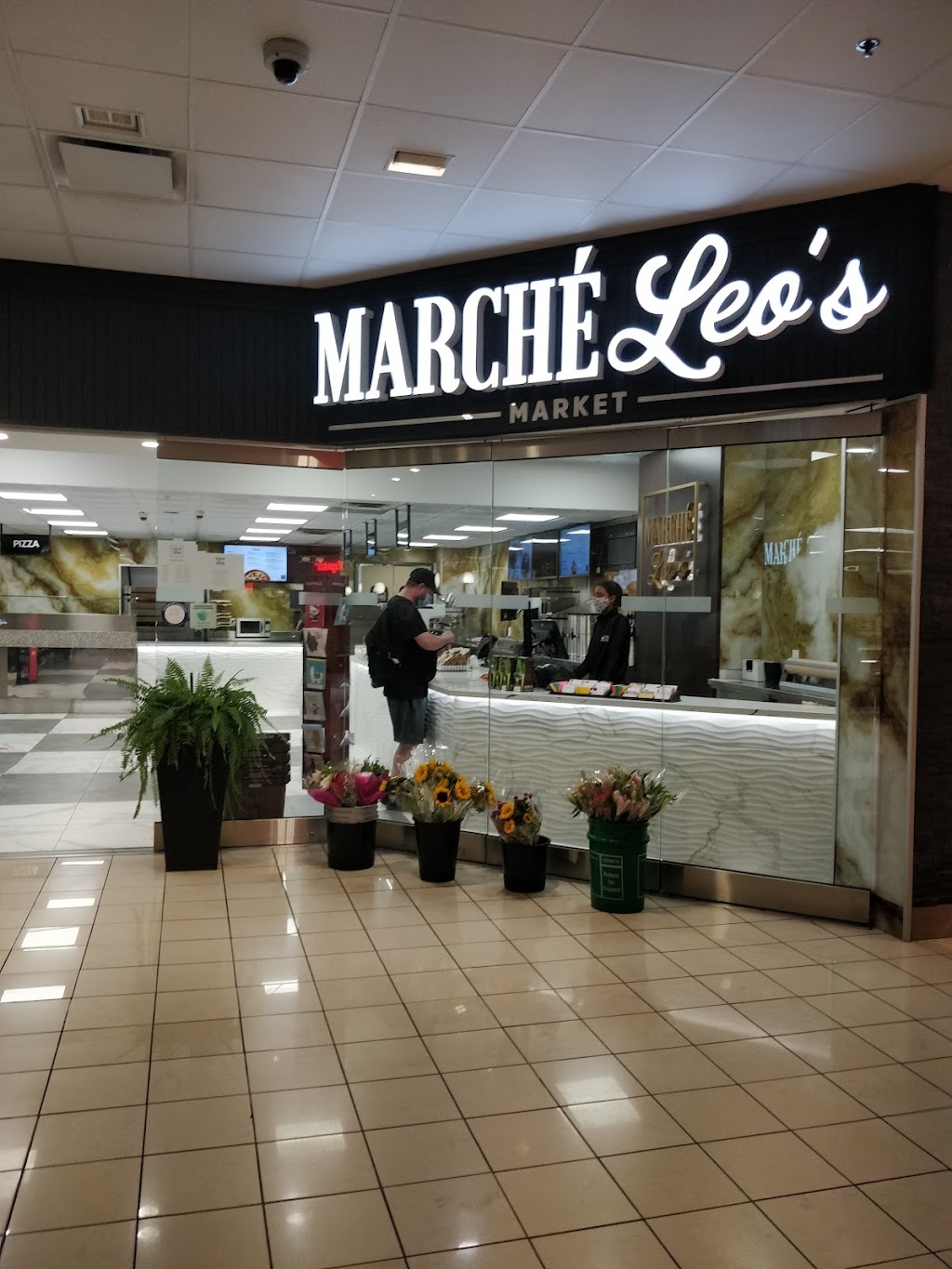 Marché Leos Bay St. | 595 Bay St., Toronto, ON M5G 2R3, Canada | Phone: (416) 597-0100