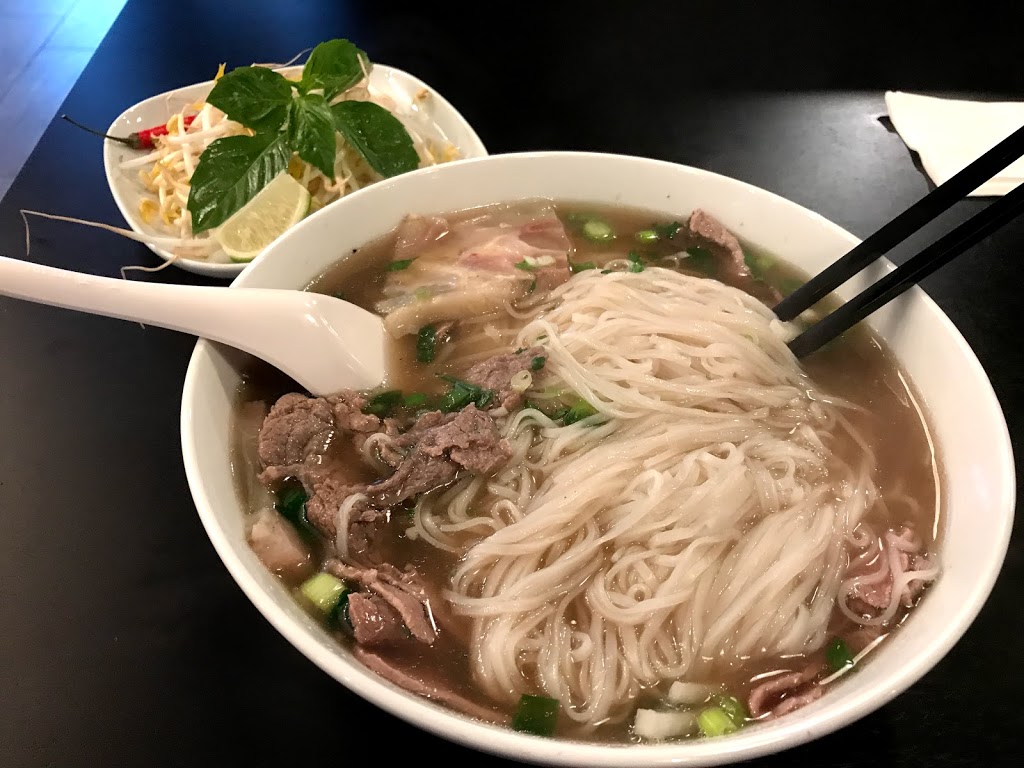 Pho HouZ Vietnamese Kitchen | 411 10 St NW, Calgary, AB T2N 1W1, Canada | Phone: (403) 229-0215