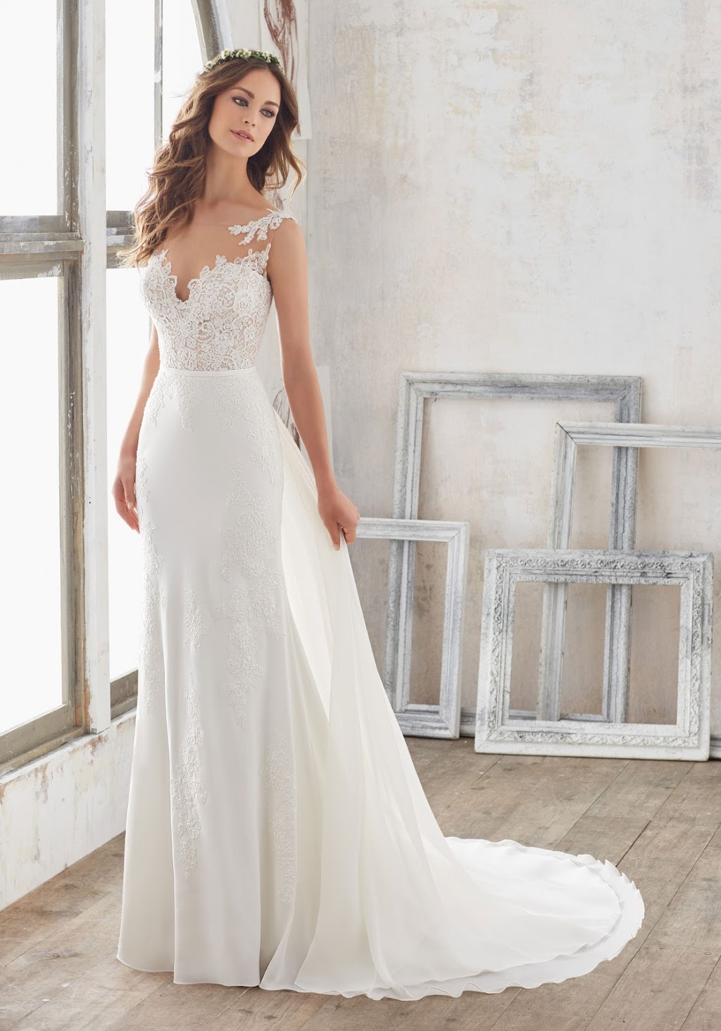 Toronto Classic Wedding Dresses Outlet | 2601 Matheson Blvd E #5, Mississauga, ON L4W 5A8, Canada | Phone: (905) 782-1954