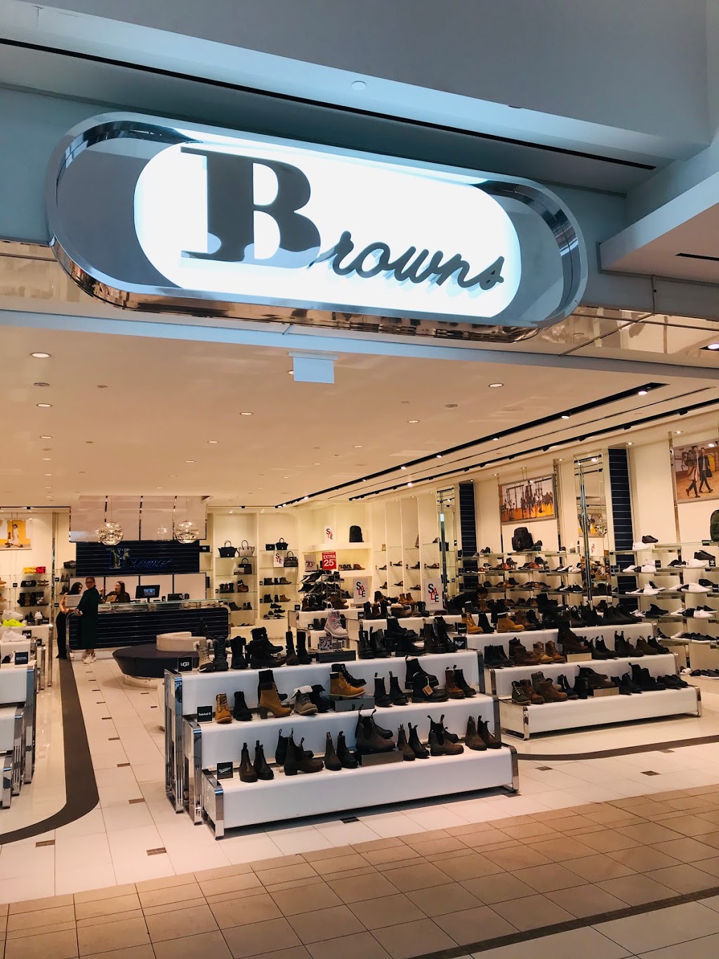 Browns | 300 Borough Dr, Scarborough, ON M1P 4P5, Canada | Phone: (416) 290-5158